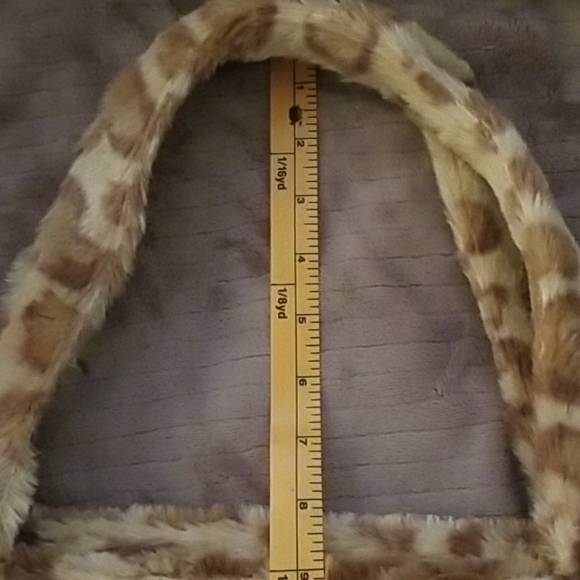 NWT Large Hello Kitty Faux Fur Tote *Uniqu… - Picture 8 of 8